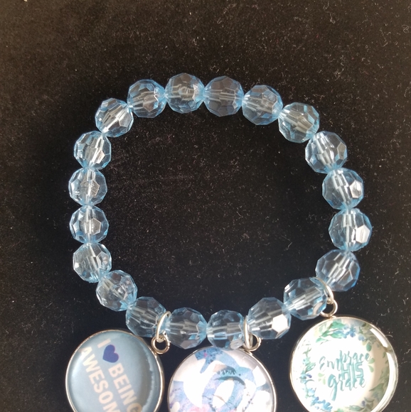 Cool blue mist beaded charm bracelet set - Picture 4 of 7